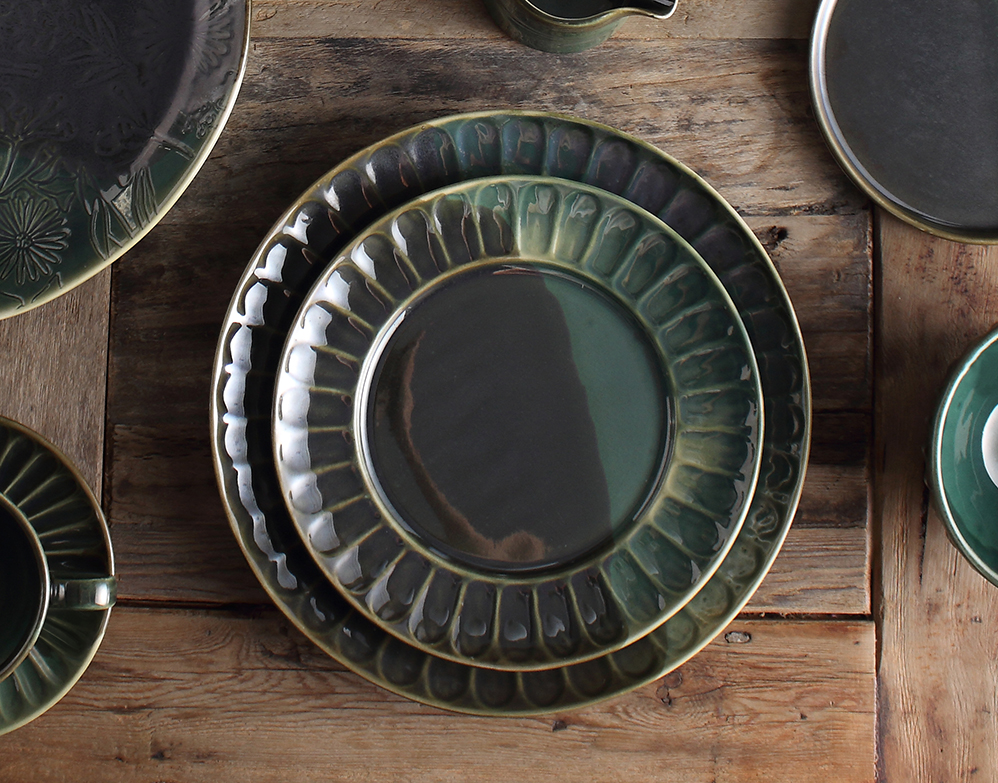 Roman Verde Series ceramic dinnerware set with deep emerald green glaze and classical sculptural forms